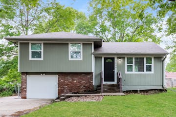 5808 N Drury Ave Kansas City, MO 64119